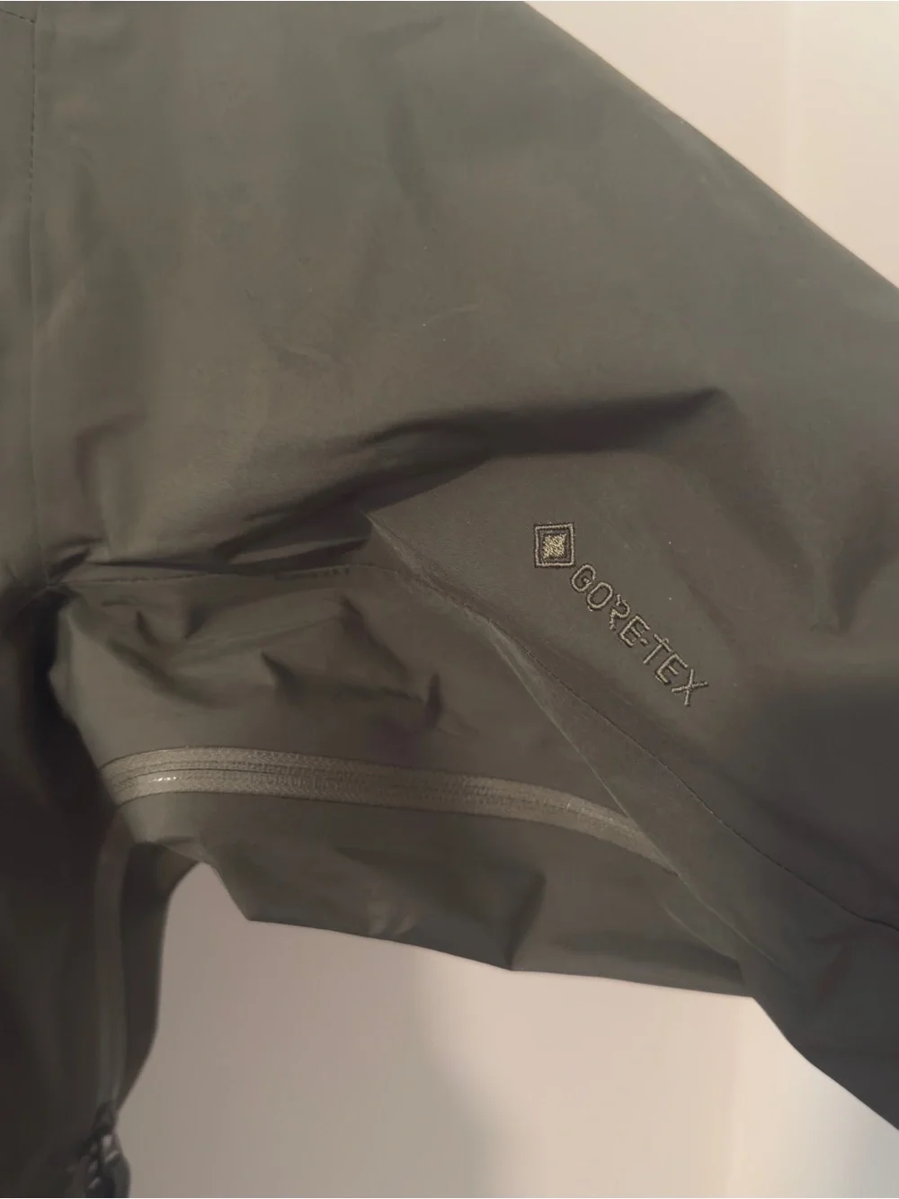 Arc'teryx Green Jacket Beta LT - Picture 4 of 6